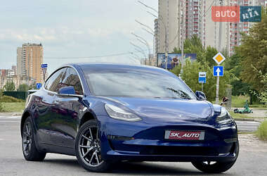Седан Tesla Model 3 2020 в 