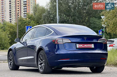 Седан Tesla Model 3 2020 в 