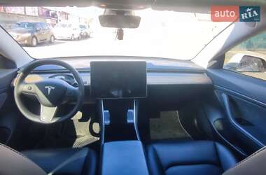 Седан Tesla Model 3 2020 в 