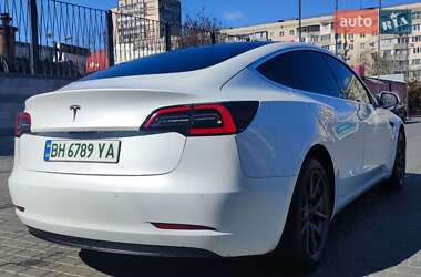 Седан Tesla Model 3 2020 в 