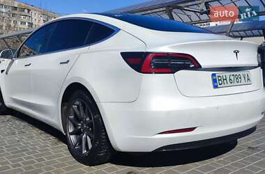 Седан Tesla Model 3 2020 в 