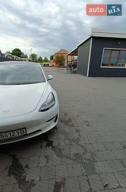 Седан Tesla Model 3 2021 в Львове