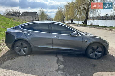 Седан Tesla Model 3 2019 в 