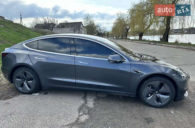 Седан Tesla Model 3 2019 в 