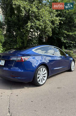 Седан Tesla Model 3 2019 в Львове