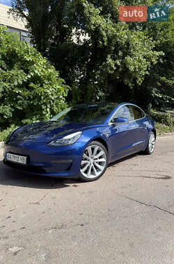 Седан Tesla Model 3 2019 в Львове