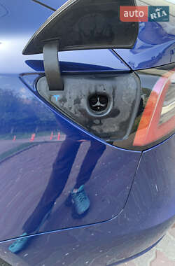 Седан Tesla Model 3 2019 в Львове