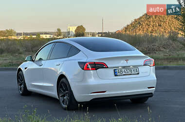 Седан Tesla Model 3 2021 в 