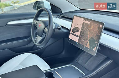 Седан Tesla Model 3 2021 в 