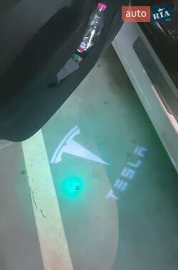 Седан Tesla Model 3 2018 в Киеве