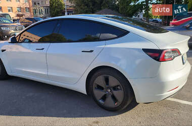 Седан Tesla Model 3 2021 в 