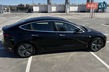 Седан Tesla Model 3 2020 в 