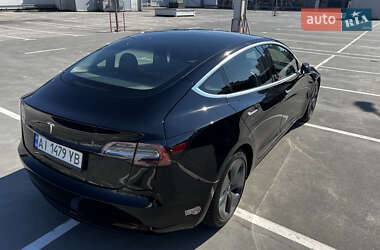 Седан Tesla Model 3 2020 в 
