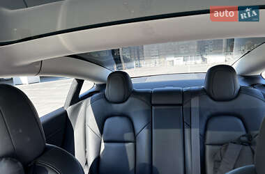 Седан Tesla Model 3 2020 в 