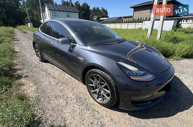Седан Tesla Model 3 2017 в 