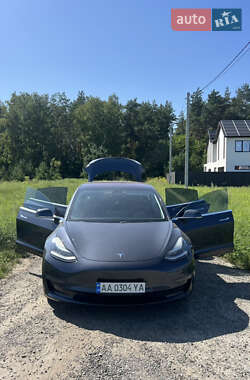 Седан Tesla Model 3 2017 в 