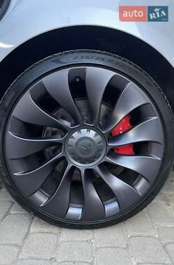 Седан Tesla Model 3 2021 в Ужгороді