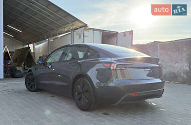 Седан Tesla Model 3 2024 в 