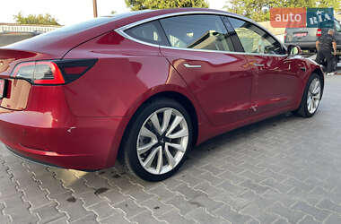 Седан Tesla Model 3 2020 в 