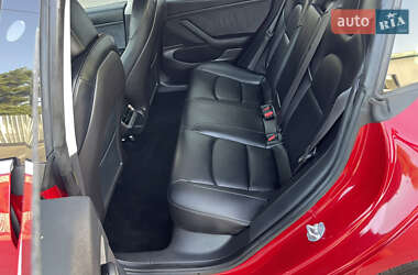 Седан Tesla Model 3 2020 в 