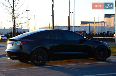 Седан Tesla Model 3 2021 в 