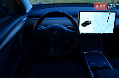 Седан Tesla Model 3 2021 в 
