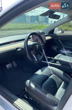 Седан Tesla Model 3 2018 в 