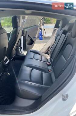 Седан Tesla Model 3 2018 в 