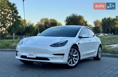 Седан Tesla Model 3 2021 в Кам'янському