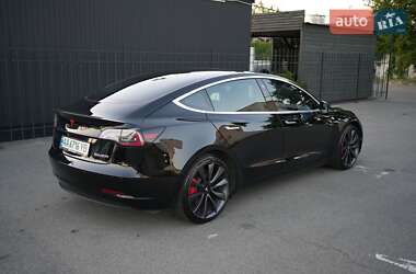 Седан Tesla Model 3 2020 в 