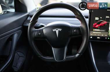 Седан Tesla Model 3 2020 в 