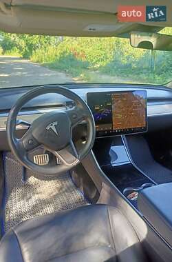 Седан Tesla Model 3 2019 в 