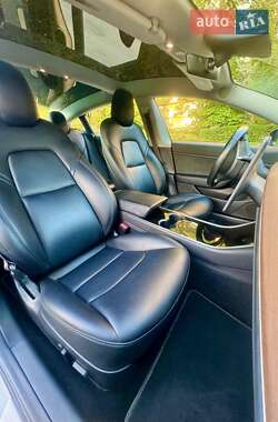 Седан Tesla Model 3 2018 в 