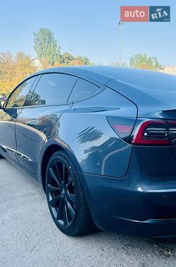 Седан Tesla Model 3 2022 в Запоріжжі