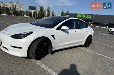 Седан Tesla Model 3 2023 в 