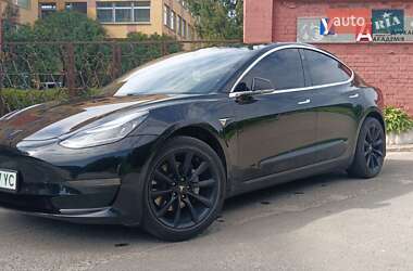 Седан Tesla Model 3 2019 в Львове