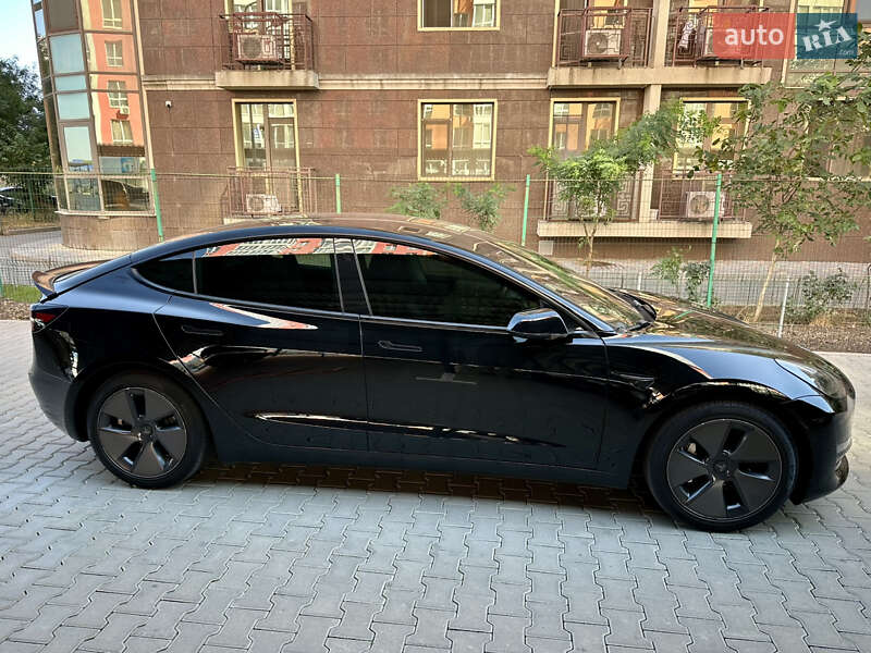 Седан Tesla Model 3 2021 в Одесі