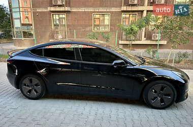 Седан Tesla Model 3 2021 в 