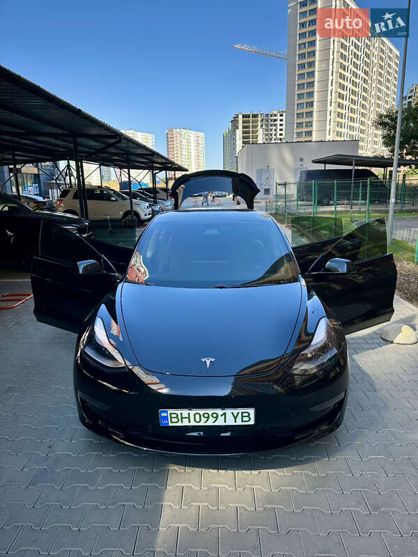 Седан Tesla Model 3 2021 в Одесі