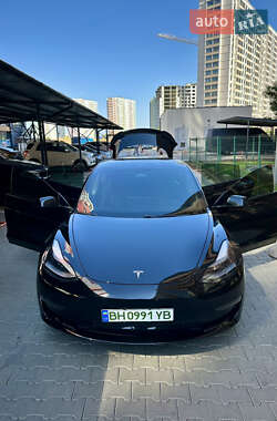 Седан Tesla Model 3 2021 в 