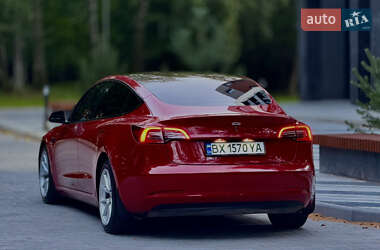 Седан Tesla Model 3 2021 в 