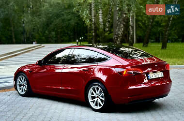 Седан Tesla Model 3 2021 в 