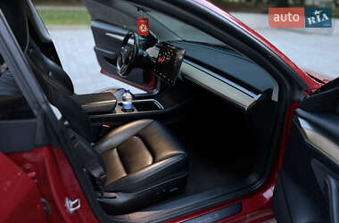 Седан Tesla Model 3 2021 в 