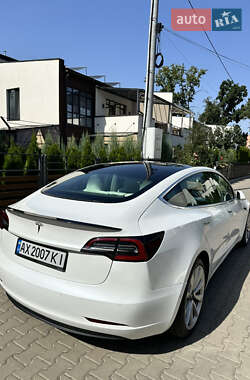 Седан Tesla Model 3 2019 в 