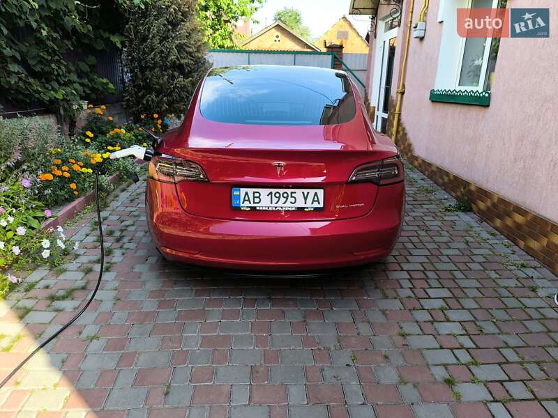 Седан Tesla Model 3 2019 в Вінниці