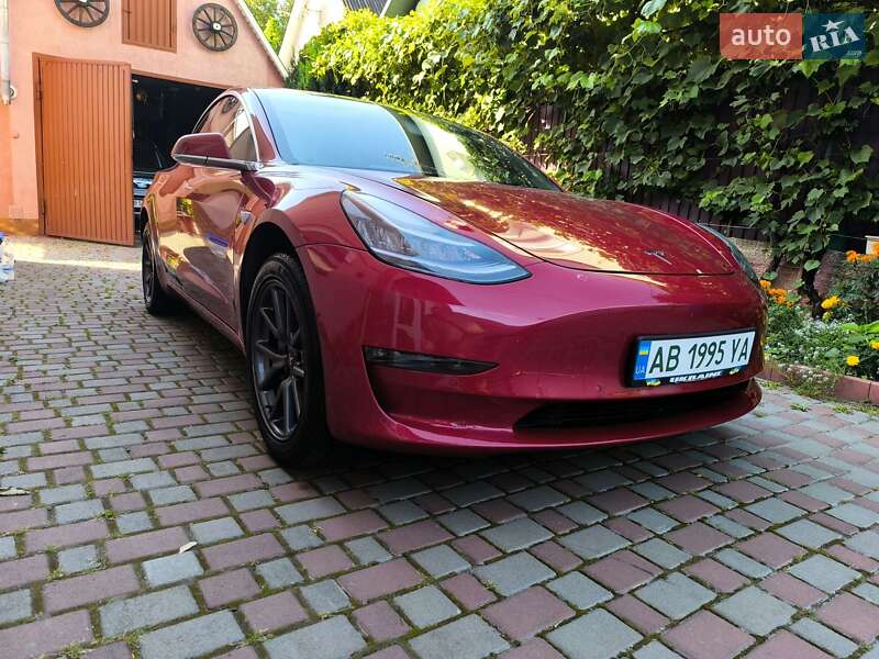 Седан Tesla Model 3 2019 в Вінниці