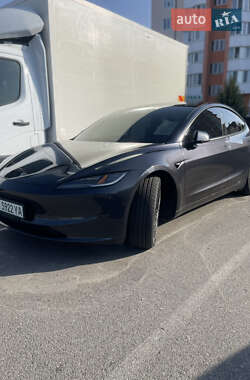 Седан Tesla Model 3 2024 в 