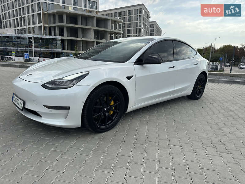 Седан Tesla Model 3 2020 в Львові
