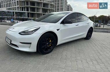 Седан Tesla Model 3 2020 в 