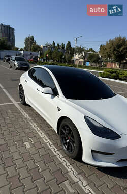 Седан Tesla Model 3 2021 в 